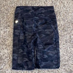 Fabletics 7/8 power hold black camo leggings